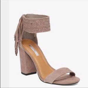 BCBGGeneration Calizi Block heel sandal size 6